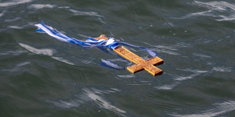 Καιρός: Θεοφάνεια με νεφώσεις και υψηλές θερμοκρασίες