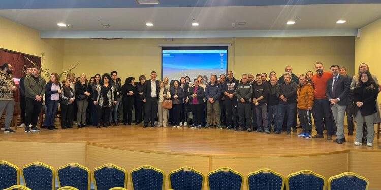 Έκοψαν την πρωτοχρονιάτικη πίτα τους οι εργαζόμενοι στον Δήμο Ξηρομέρου