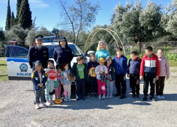Αξιωματικοί του Τμήματος Τροχαίας Μεσολογγίου ενημέρωσαν τους μαθητές για την οδική ασφάλεια