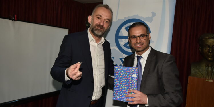 Στη Συνέλευση της Ένωσης Συντακτών Επαρχιακού Τύπου Εκπρόσωποι των Πολιτικών Αρχηγών