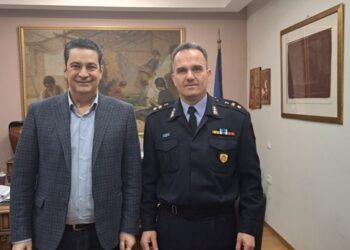 Με τον νέο Διοικητή  Π.Υ Αγρινίου Αντιπύραρχο  Θεόδωρο Αποστόλου συναντήθηκε ο Δήμαρχος Αγρινίου