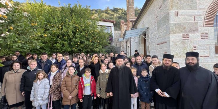 Η εκδρομή του κατηχητικού Αγίας Τριάδος Αγρινίου στην Άρτα και στο Μέτσοβο