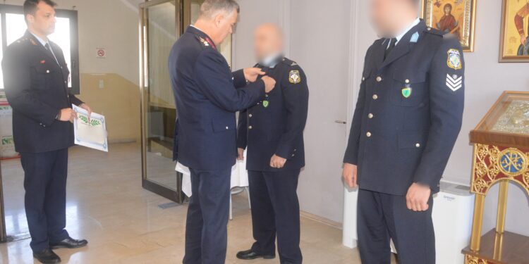 «Αστυνομικό Αριστείο Ανδραγαθίας» σε αστυνομικούς του Τμήματος Δίωξης Ναρκωτικών Πατρών