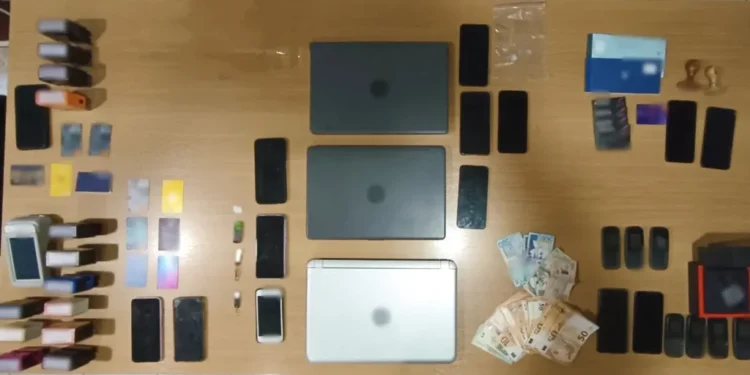 Εγκληματική οργάνωση που εξαπατούσε πολίτες με λεία 1.135.000 Ευρώ δρούσε και στην Αιτωλοακαρνανία-Πως εντοπίστηκαν