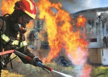 Αγρίνιο: Φωτιά σε εργοστάσιο επεξεργασίας πυρήνα