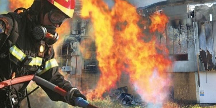 Αγρίνιο: Φωτιά σε εργοστάσιο επεξεργασίας πυρήνα