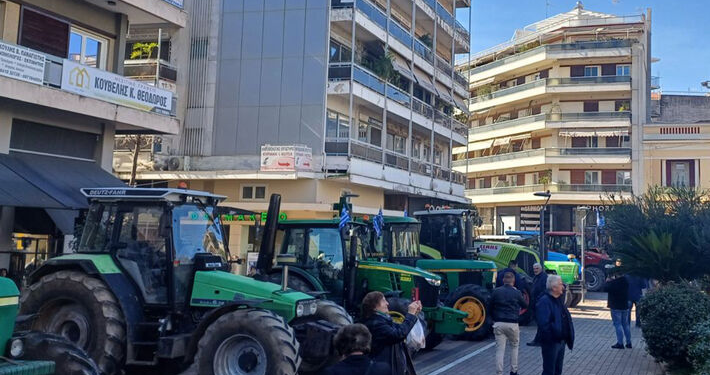 Συγκέντρωση- συλλαλητήριο με τρακτέρ στο κέντρο του Αγρινίου
