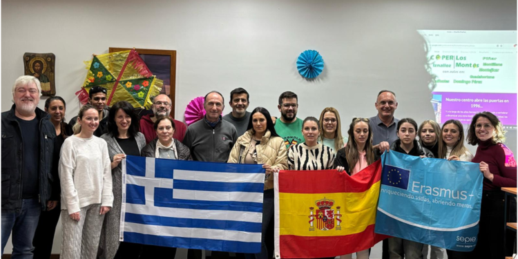 Στο ΣΔΕ Αγρινίου ομάδα ενηλίκων εκπαιδευομένων από σχολείο της Ισπανίας/C.E.PER Los Montes Iznalloz, στο πλαίσιο του Erasmus+