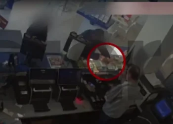 Βίντεο από το Αγρίνιο με την εγκληματική συμμορία που «άδειαζε» επιχειρήσεις με ταχυδακτυλουργικά κόλπα