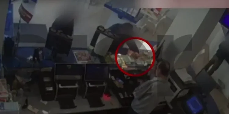 Βίντεο από το Αγρίνιο με την εγκληματική συμμορία που «άδειαζε» επιχειρήσεις με ταχυδακτυλουργικά κόλπα