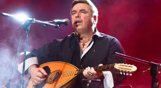Πέθανε ο τραγουδιστής Μανώλης Λιδάκης