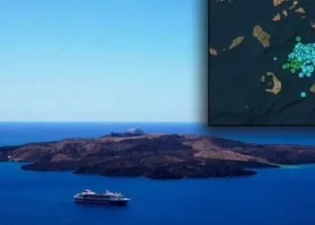 ΣΑΝΤΟΡΙΝΗ: Υποχώρησε ο βυθός – Μετακινήθηκε το νησί από το ηφαίστειο
