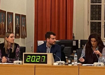 ΣΑΝΤΟΡΙΝΗ: Υποχώρησε ο βυθός – Μετακινήθηκε το νησί από το ηφαίστειο