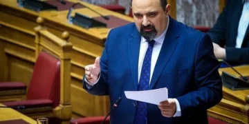 Παραιτείται ο Τριαντόπουλος – Σενάρια ανασχηματισμού
