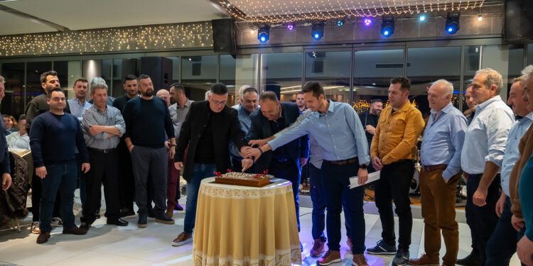 Με επιτυχία η χοροεσπερίδα και η κοπή της πρωτοχρωνιάτικης πίτας του Σ.Ε.Η Αιτ/νιας “Ο ΘΑΛΗΣ”