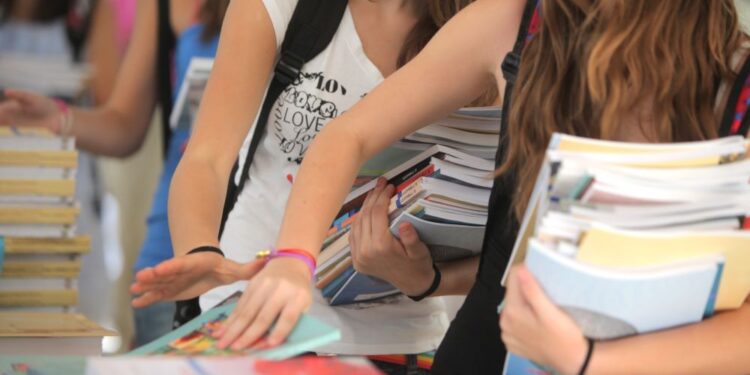 Ανακοινώθηκαν τα 21 λογοτεχνικά βιβλία που εισάγονται στα σχολεία – Δείτε τη λίστα