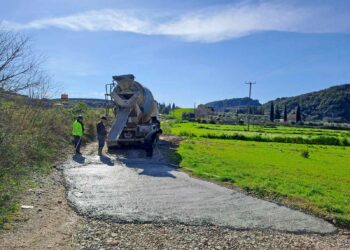 Παρεμβάσεις τσιμεντόστρωσης στα σύνορα Άγιος Στέφανος -Κουβαράς