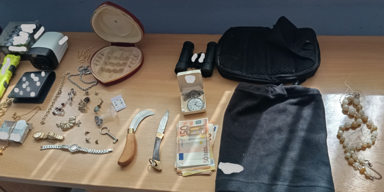 Αιτωλ/νία: Συνελήφθησαν δυο άνδρες για διάπραξη διακεκριμένων κλοπών