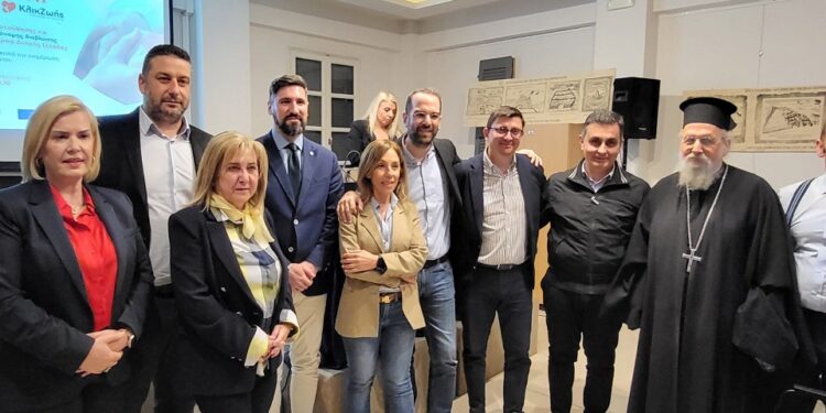 Παρουσιάστηκε στη Ναύπακτο η δωρεάν υπηρεσία «Κλικ Ζωή» για την 24ωρη υποστήριξη αυτόνομης διαβίωσης ηλικιωμένων και ΑμεΑ