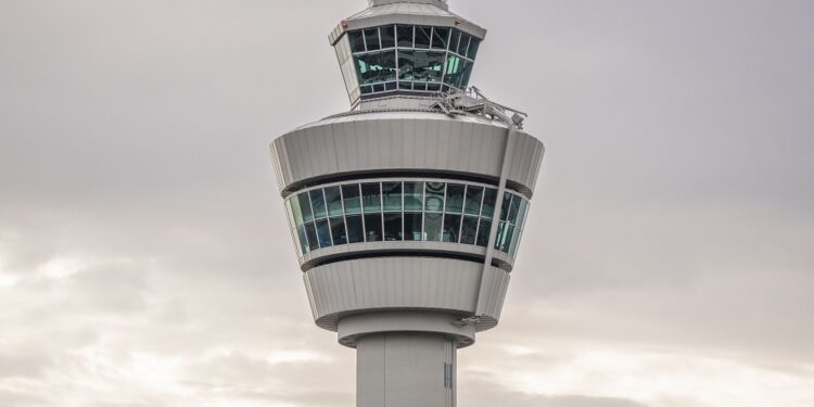 Οι ελεγκτές εναέριας κυκλοφορίας συμμετέχουν στην απεργία της ΑΔΕΔΥ στις 9 Απριλίου