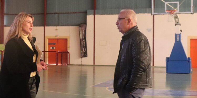 Tο Κλειστό Γυμναστήριο Αμφιλοχίας έγινε… “κούκλα” (φωτό)