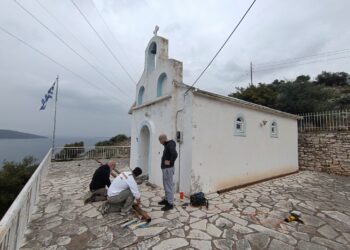 Αμφιλοχία: Ξεκίνησαν οι εργασίες στο εξωκλήσι της Παναγίας Ελευθερώτριας (Αγίας Σκέπης) της τοποθέτησης του φωτεινού Τιμίου Σταυρού