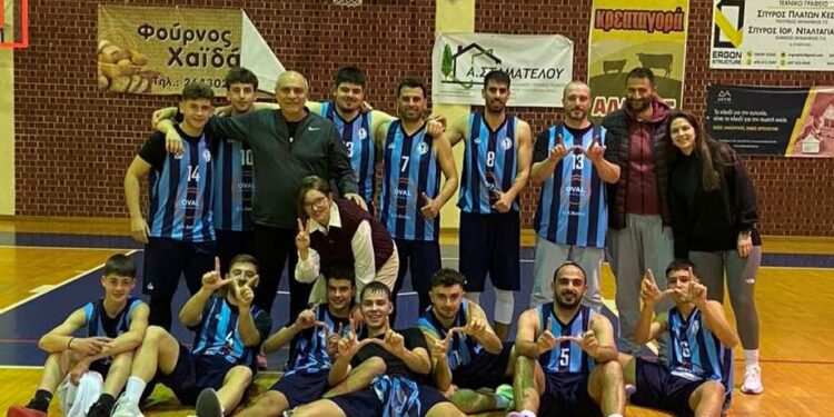 Ο φίλαθλος κόσμος της Βόνιτσας πανηγυρίζει την άνοδο του ΑΟ στην Α2 της ΕΣΚΑΒΔΕ| Συγχαρητήρια Δημάρχου Θ.Κασόλα