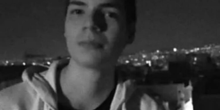 Θρήνος στην Καψοράχη Αγρινίου για το θάνατο του 20χρονου Άγγελου