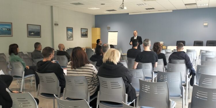 Συνεχές πολιτική δράση – κάλεσμα μπροστά και στην αυριανή συγκέντρωση με τον ΓΓ της ΚΕ, Δ. Κουτσούμπα στο Αγρίνιο