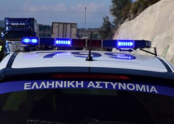 Σύγκρουση ΙΧ με λεωφορείο στην Αθηνών-Κορίνθου – Κυκλοφοριακή συμφόρηση