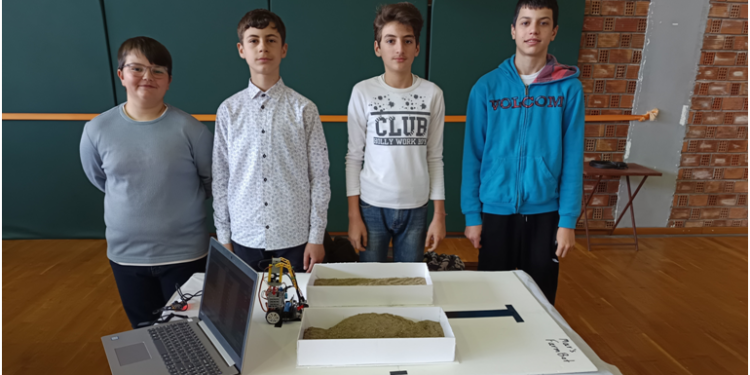 Η ομάδα εκπαιδευτικής ρομποτικής του Γυμνασίου Λουτρού Αιτωλ/νίας συμμετείχε με επιτυχία στον Πανελλήνιο Διαγωνισμό STEM