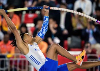 Καραλής: «Διέλυσε» ξανά το Πανελλήνιο ρεκόρ και κατέκτησε το ασημένιο μετάλλιο στο Παγκόσμιο