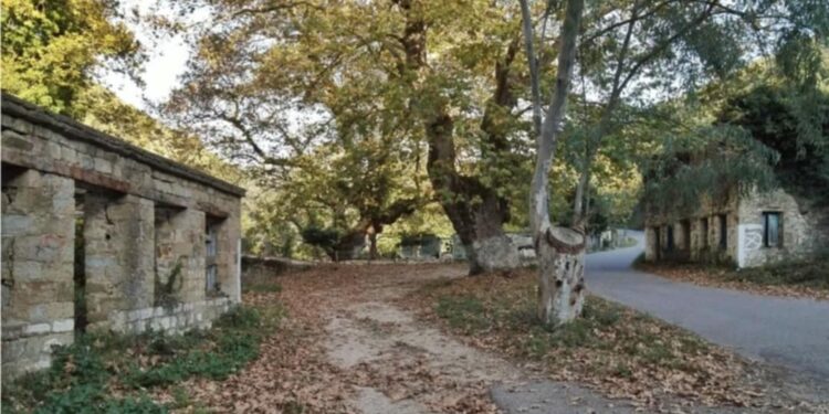 Απίστευτο συμβάν στο παλιό Λουτρό Αιτωλ/νίας: τραπέζια, παγκάκια και φώτα σε ένα χώρο αναψυχής και μνήμης πετάχτηκαν στο ποτάμι!