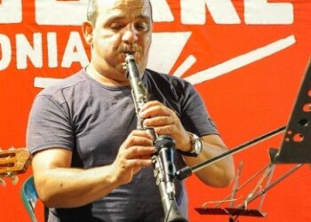 ΚΚΕ_Αποχαιρετούμε με θλίψη το δεξιοτέχνη του κλαρίνου Πάνο Πλαστήρα