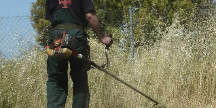 Υποχρέωση καθαρισμού οικοπέδων από ξερά χόρτα και εύφλεκτα υλικά