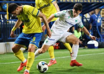 Στο Αγρίνιο, Παναιτωλικός και Λεβαδειακός αναδείχθηκαν ισόπαλοι 0-0