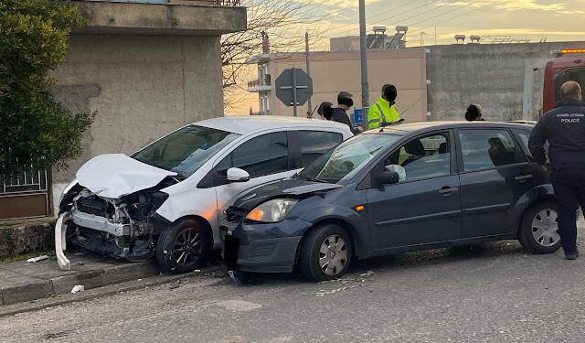 Σφοδρό τροχαίο στη διασταύρωση των Τριανταίικων Αγρινίου