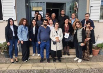 Πασχαλινές λαμπάδες μοίρασε στη «ΓΕΦΥΡΑ» το προσωπικό των Κοινωνικών Δομών του Δήμου Μεσολογγίου