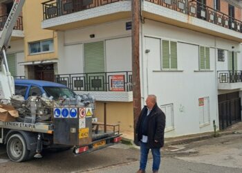  Αγρίνιο: Σε εξέλιξη η εγκατάσταση νέων φωτιστικών σωμάτων τύπου Led