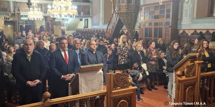 Βόνιτσα: Πλήθος πιστών στην ακολουθία του Ακαθίστου Ύμνου στον Ι.Ν Αγίου Σπυρίδωνος