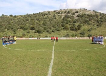 Ο Αμφίλοχος τίμησε με ενός λεπτού σιγή την μνήμη του παλαίμαχου ποδοσφαιριστή Βαγγέλη Νταλή που έφυγε πρόωρα