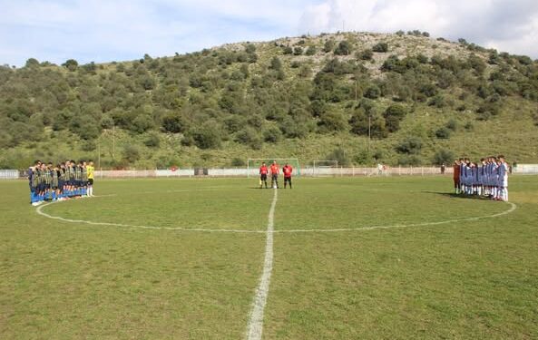 Ο Αμφίλοχος τίμησε με ενός λεπτού σιγή την μνήμη του παλαίμαχου ποδοσφαιριστή Βαγγέλη Νταλή που έφυγε πρόωρα