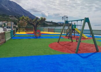 Αναβαθμίστηκε και ομόρφυνε και η παιδική χαρά στην Πάλαιρο