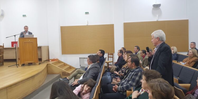 Βόνιτσα: Εξαιρετικά ενδιαφέρουσα η εκδήλωση-ομιλία του Νευροχειρουργού Δρ. Φαίδωνα Λιάκου