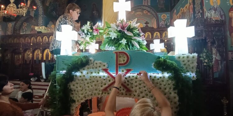 Οι κατανυκτικοί επιτάφιοι στο Αγρίνιο και σε άλλες περιοχές της Αιτωλοακαρνανίας-Βίντεο (συνεχής ροη φωτο)