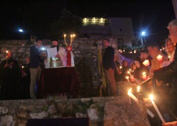 Σε κλίμα κατάνυξης γιορτάστηκε σε όλη τη χώρα η ακολουθία της Αναστάσεως