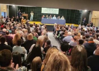 Η ομιλία του προέδρου του Εμπορικού Συλλόγου Αγρινίου στην εκδήλωση για το έγκλημα στα Τέμπη