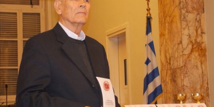 Έφυγε ο Αγρινιώτης Γρηγόρης Μπενέκας, ο άνθρωπος που κατάφερε να αναδείξει μεγάλους και σπουδαίους αθλητές, όπως ο αείμνηστος μαραθωνοδρόμος Μιχάλης Κούση