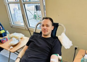 Γιορτάζει ο Μίλτος Ζαμπάρας και αντί να δεχθεί έκανε δώρο!