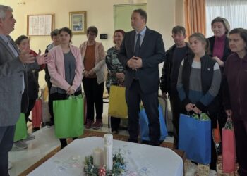 Ο Θανάσης Παπαθανάσης στις Στέγες Υποστηριζόμενης Διαβίωσης «ΑΛΚΥΟΝΗ» και «Παναγία Ελεούσα»